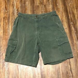 Tommy Bahama Shorts Men's 34 Cargo Army Green Summer Y2K Vacation